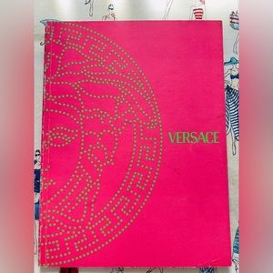 Versace Spring Summer Women’s Collection 2000 Look Book